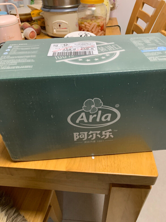 牛奶还不错，保质期稍微近了一点。