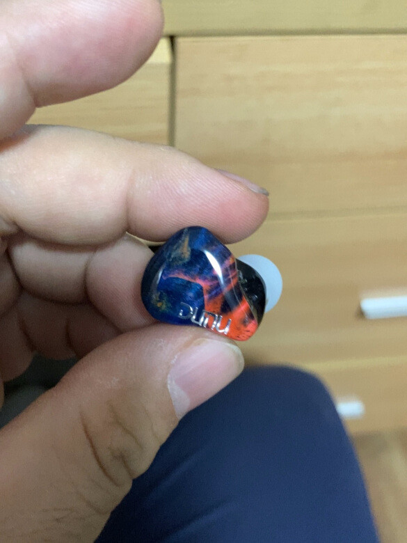 做工质感:非常惊喜,很棒音质音效:很好,