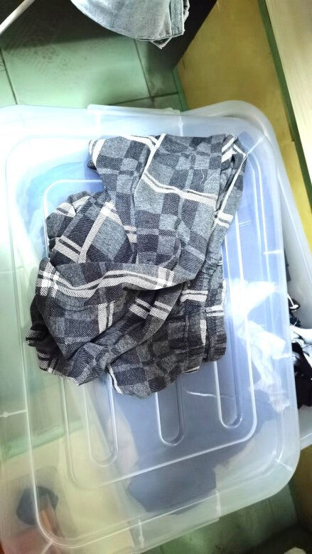 衣服很薄，目测是纯棉的