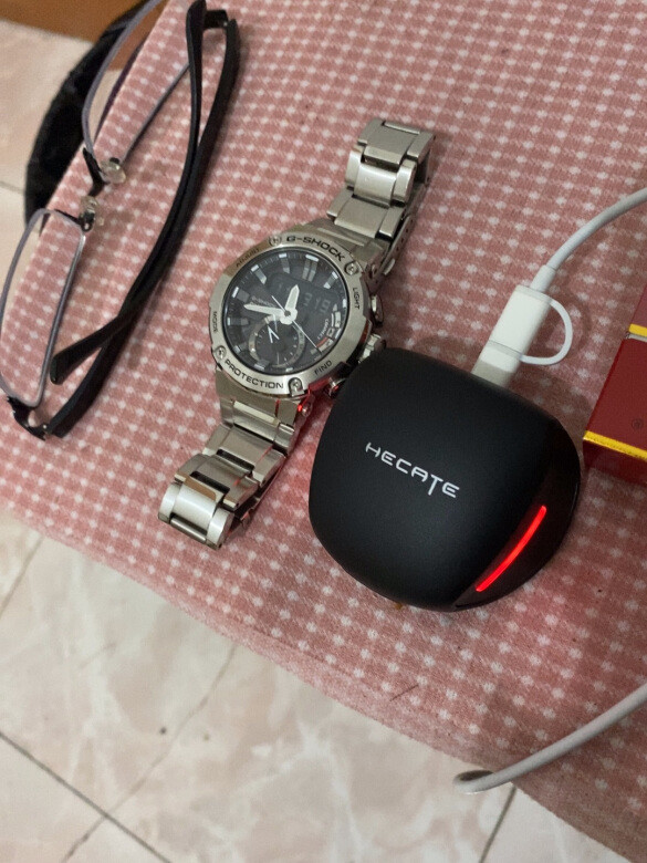 做工质感：摸着手感不错音质音效：目前来说