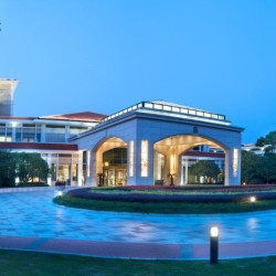 苏州金鸡湖大酒店 豪华园景房2晚（含双人早餐+晚餐等）