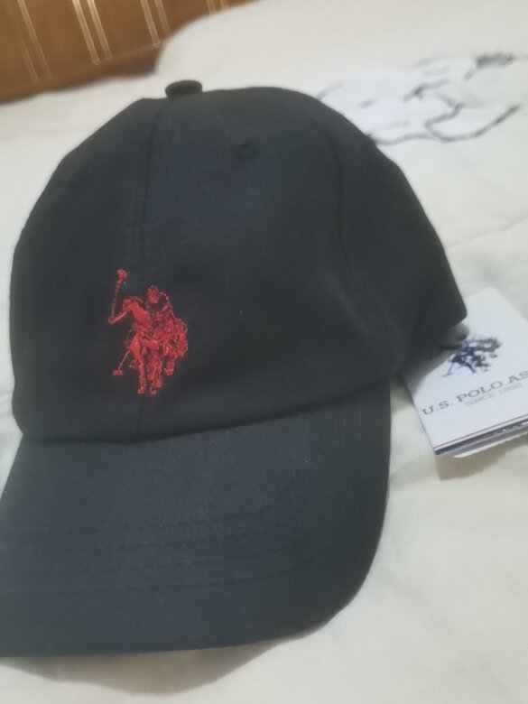 给孩子买的，尺寸大小可调节，帽子做工质量