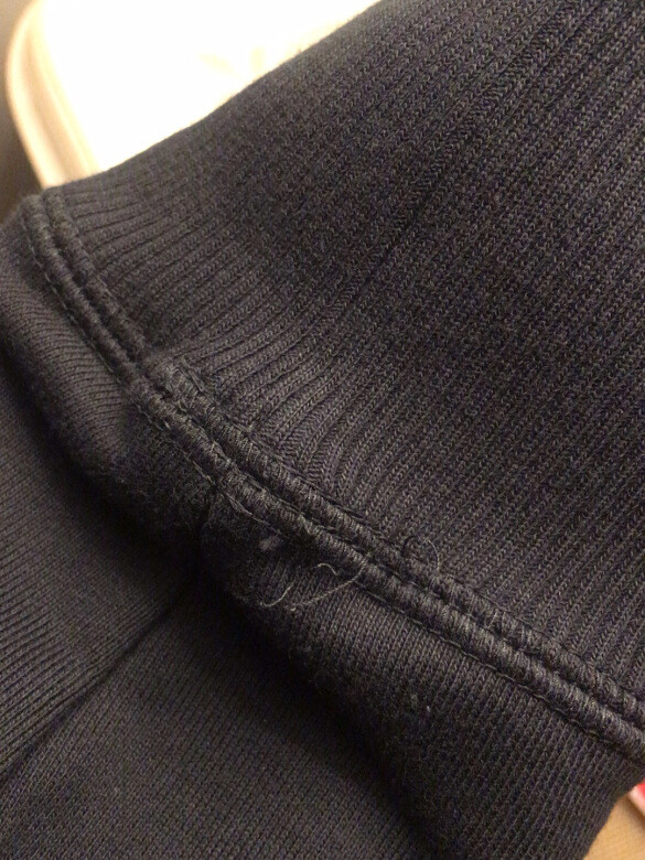 质量还可以，但是衣服的线头实在是太多了！