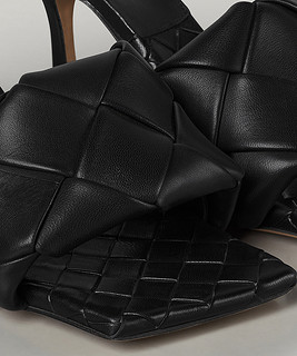 BOTTEGA VENETA 2020早春THE LIDO NAPPA羊皮BV鞋