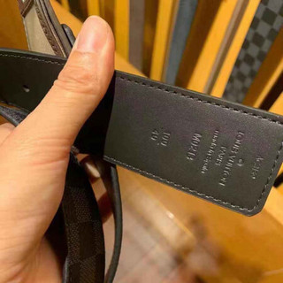 LOUIS VUITTON 路易威登 LV INITIALES 40系列 毫米双面腰带 M0213S GRAPHITE 石墨色