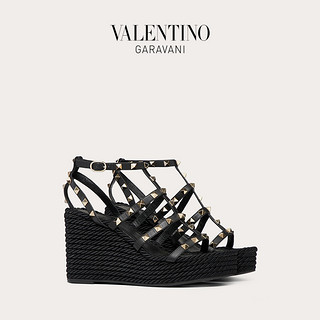 VALENTINO GARAVANI/华伦天奴 ROCKSTUD 小牛皮铆钉系带坡跟凉鞋 F13538796 （38、黑色）