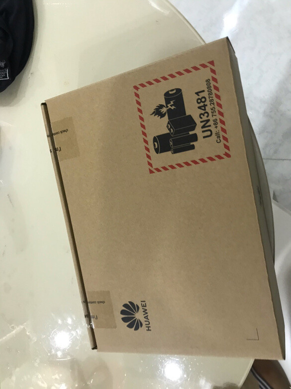 简直是惊艳到了，第一次用华为的产品，颜色