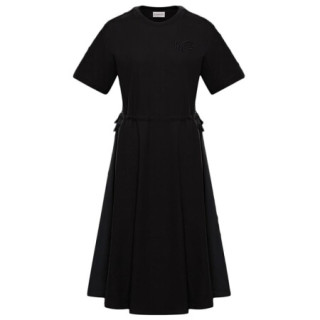 moncler蒙口女装2021年新款短袖连衣裙棉制圆领设计腰部抽绳喇叭形