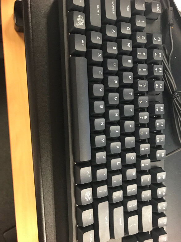 做工不错，价格实惠，原厂正品机械轴，属于