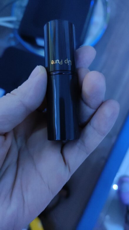 曼秀雷敦牌子的唇膏。买了很多年，用起非常