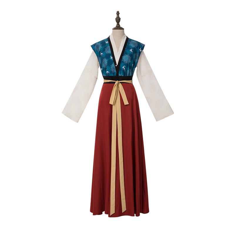 娄艺潇穿汉服走红毯，评价两极分化，这个装束款式你喜欢吗？