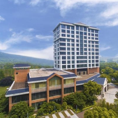 苏州太湖高尔夫酒店湖景大床房1晚(含早 中式套餐 高尔夫练习场击球