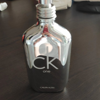 卡尔文·克莱 Calvin Klein CK ONE系列 卡雷优中性淡香水 EDT 铂金版 100ml