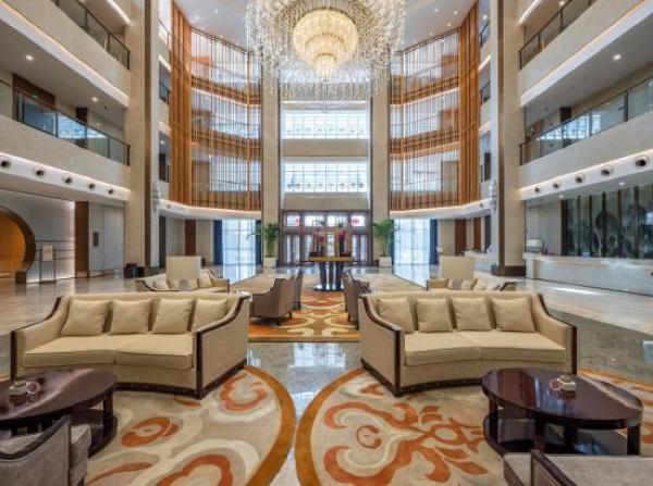 五一国庆中秋不加价包头青山宾馆迎宾楼豪华大床房1晚含早餐pacge火锅