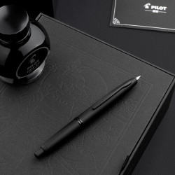 pilot百乐pilot百乐capless黑武士钢笔18k金尖磨砂黑杆礼盒装m尖