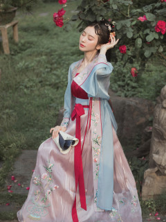 钟灵记花眠云烟宋制汉服百迭裙女花鸟褶裙长褙子齐腰吊带宋抹春夏 M 长褙子 天青色 1件预售30天 报价价格评测怎么样 什么值得买