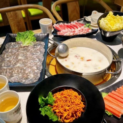 188元10斤小龙虾套餐！9.9元抢马路边边串串香80根签子套餐