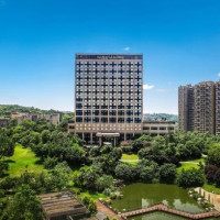 成都保利公园皇冠假日酒店 熊猫亲子房1晚（含双早+熊猫基地门票2张+下午茶等）