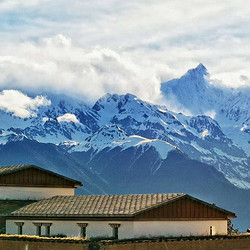 香格里拉高山别庄·梅里酒店高级园景房2晚