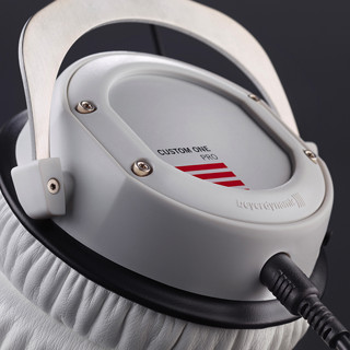 beyerdynamic 拜亚动力 CUSTOM ONE PRO PLUS 耳罩式头戴式动圈有线耳机 高贵白 3.5mm