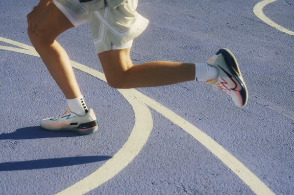 NIKE高配实战球鞋的代表，Kobe Ad Nxt 的灵魂续作