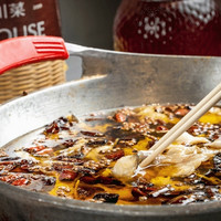 文末抽免单：老屋川菜·北京3店通用，让人流口水的新鲜肥美水煮鱼来啦