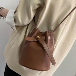 on&on 安乃安 包包女斜挎包2021新款牛皮抽绳大容量女式水桶包单肩包