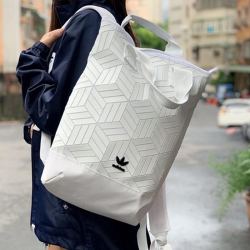 adidas阿迪达斯adidas阿迪达斯三叶草三宅联名男女黑色菱形双肩背包dv