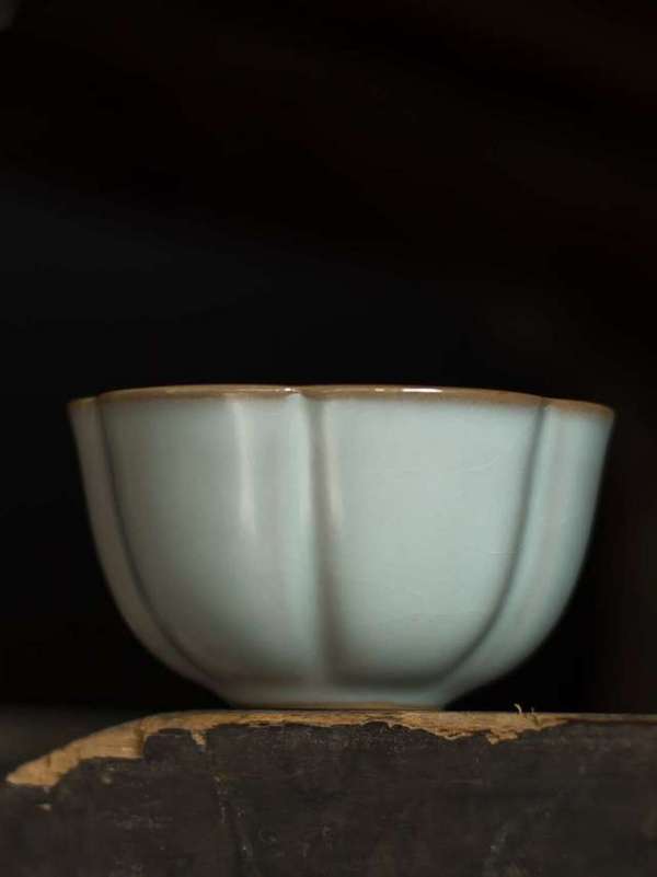 当代瓷 汝窑 花瓣葵口盏 6.8x3.8cm  60ml 原矿釉