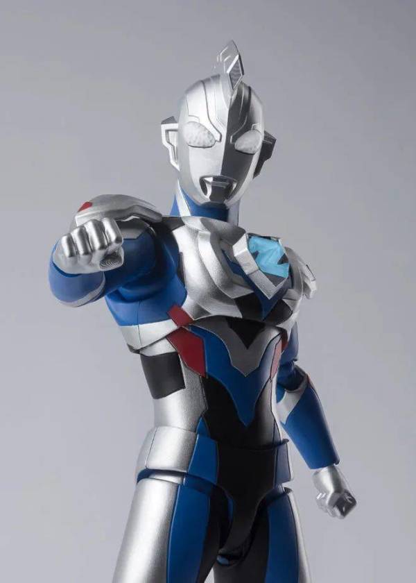 h.figuarts 泽塔奥特曼 原始形态能够极富表现力地展示多种有趣姿势.