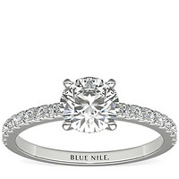 Blue Nile 1.34克拉圆形切割钻石+小巧密钉钻石戒托