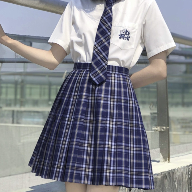 美式校园风和秋天太搭了，这样复古风格的制服也算JK制服？