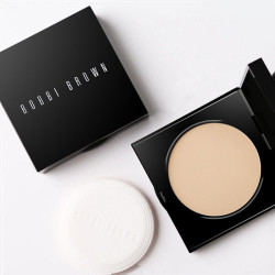 bobbibrown芭比波朗芭比布朗bobbibrown羽柔蜜粉饼5号纱贝