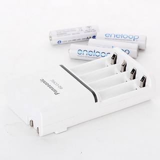 Panasonic 松下 eneloop 爱乐普 5号碳性可充电电池 1.2V 1900mAh 充电套装 4粒装
