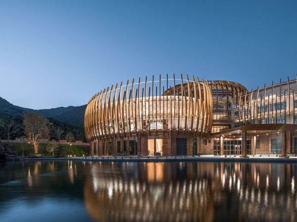 凑单史低!周末不加价,4.7折住顶流!莫干山郡安里度假酒店 山谷度假屋1晚(含早+一堆活动)