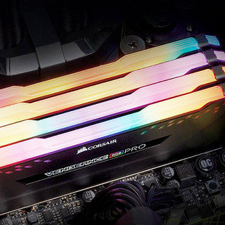 USCORSAIR 美商海盗船 复仇者RGB PRO DDR4 3000MHz RGB 台式机内存 灯条 黑色 32GB 16GB*2 CMW32GX4M2C3000C15