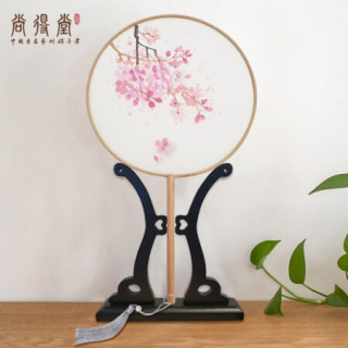 尚得堂手绘绢帛团扇古风扇子长柄流苏双面宫廷扇古典摆件中国风圆扇桃林邂逅 报价价格评测怎么样 什么值得买
