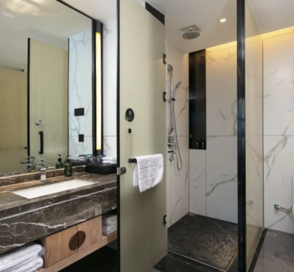 可拆分长沙美年21国际酒店岳麓大学城阳光地铁店休闲概念大双床2晚含