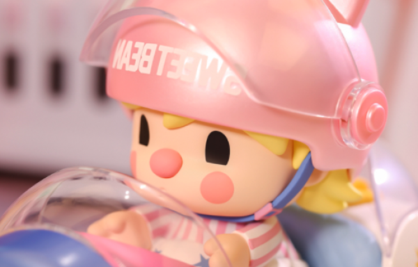 popmart泡泡玛特小甜豆奶瓶快车手办