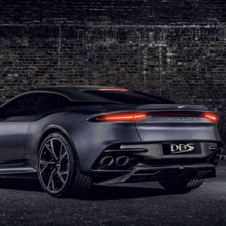 ASTON MARTIN 阿斯顿·马丁 DBS