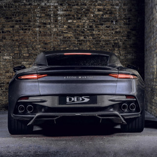 ASTON MARTIN 阿斯顿·马丁 DBS