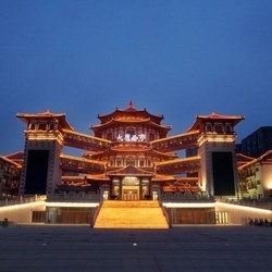 周末不加价!西安大唐西市酒店 61-70㎡丝路景观大床套房2晚(含早+自助午/晚餐2选1)