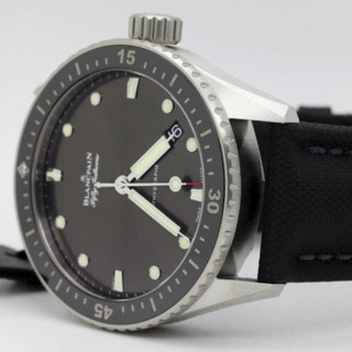 BLANCPAIN 宝珀 Fifty Fathoms五十噚 BATHYSCAPHE系列 43毫米自动上链腕表 5000 1110 B52A