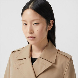 博柏利（BURBERRY）2021秋冬伊斯灵顿版型 – 短款 Trench 风衣80279471 蜜色 04