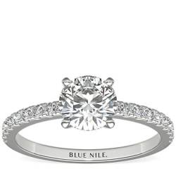 Blue Nile 1.00克拉圆形切割钻石+小巧密钉钻石戒托