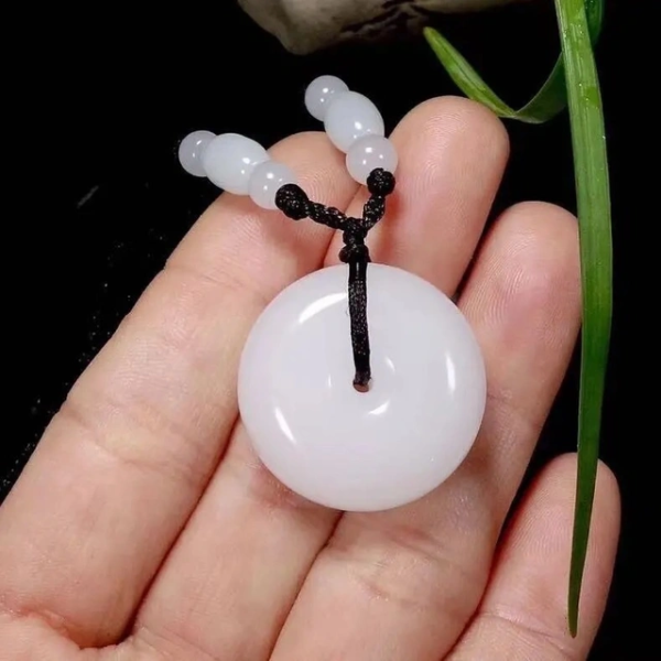 新疆天然金丝玉平安扣吊坠直径约25mm金丝玉白玉