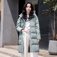 SNOWFLYING 雪中飞 女式宽松羽绒服时尚休闲H版型可脱卸帽斜插口袋中长款羽绒服女