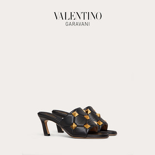 VALENTINO GARAVANI/华伦天奴女士Roman Stud 衔缝羊皮革凉鞋（39.5、黑色）