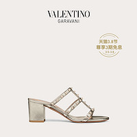 VALENTINO GARAVANI/华伦天奴 Rockstud 小牛皮铆钉拖鞋式凉鞋（37.5、金属色）