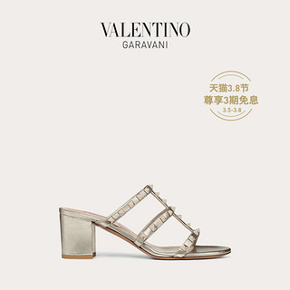 VALENTINO GARAVANI/华伦天奴 Rockstud 小牛皮铆钉拖鞋式凉鞋（41.5、金属色）